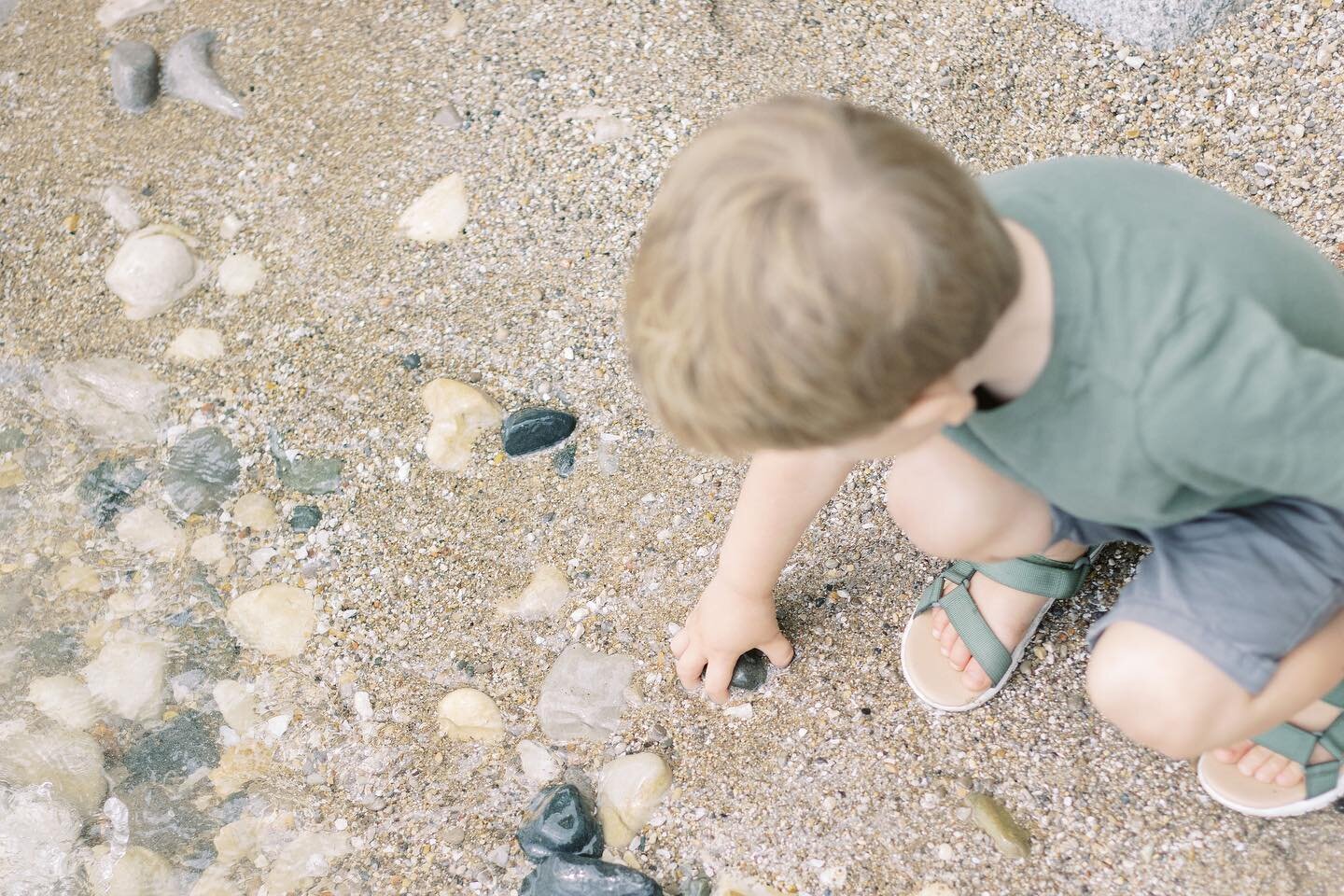 I think this kid could throw rocks into water all day. He learned on this trip that mamas heart is at peace in the water.  He now reminds me of it frequently. ☺️ #denverfamilyphotographer
