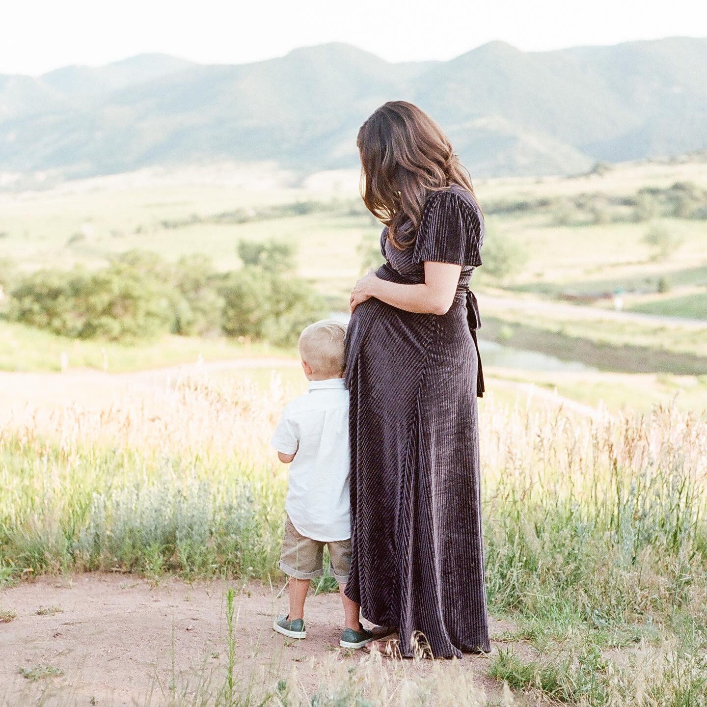 Dreamy, gorgeous mamas having beautiful babies . Film&hellip;you&rsquo;re stealing my heart. #denvermaternityphorographer